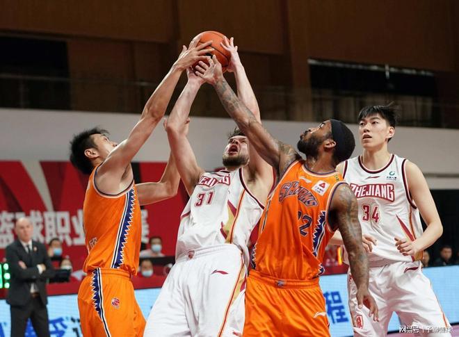 他在社交媒 他在社交媒